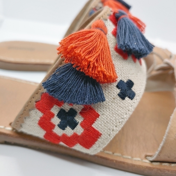 Soludos Embroidered Tassel Slide On Flat Sandals Sz 9 Beachy Boho Casual Picnic - Picture 7 of 12